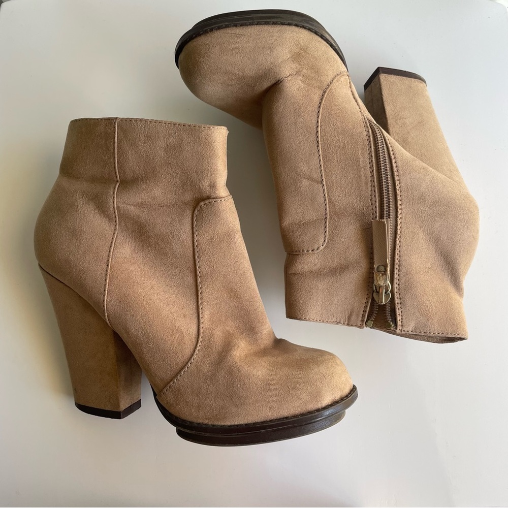 Zara Trafaluc Beige Suede Block Heels Ankle Booties